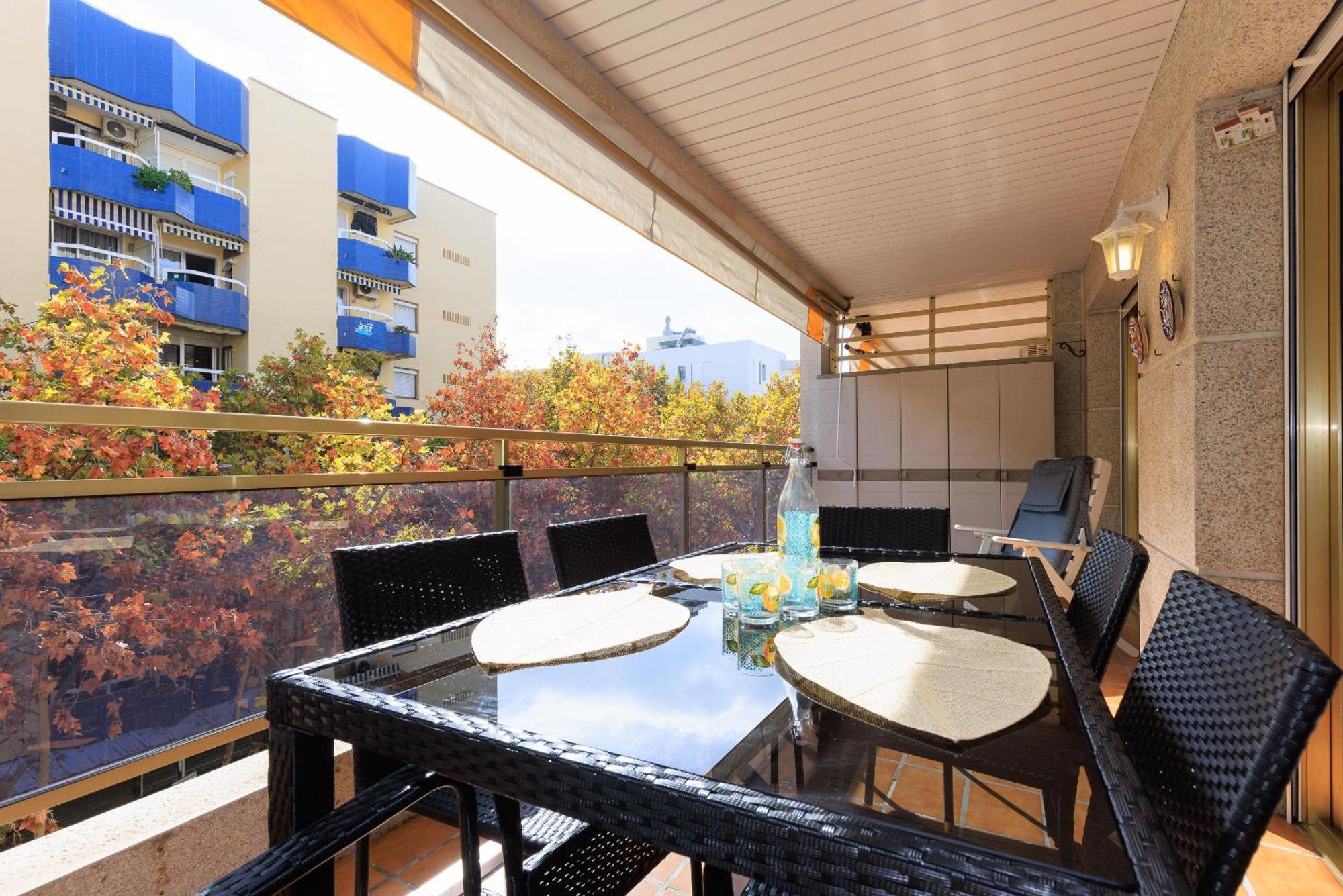 Uhc Michelangelo Apartments Salou Room photo